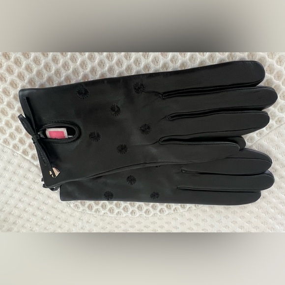 Kate Spade! Elegant Black Leather Gloves - Picture 1 of 4